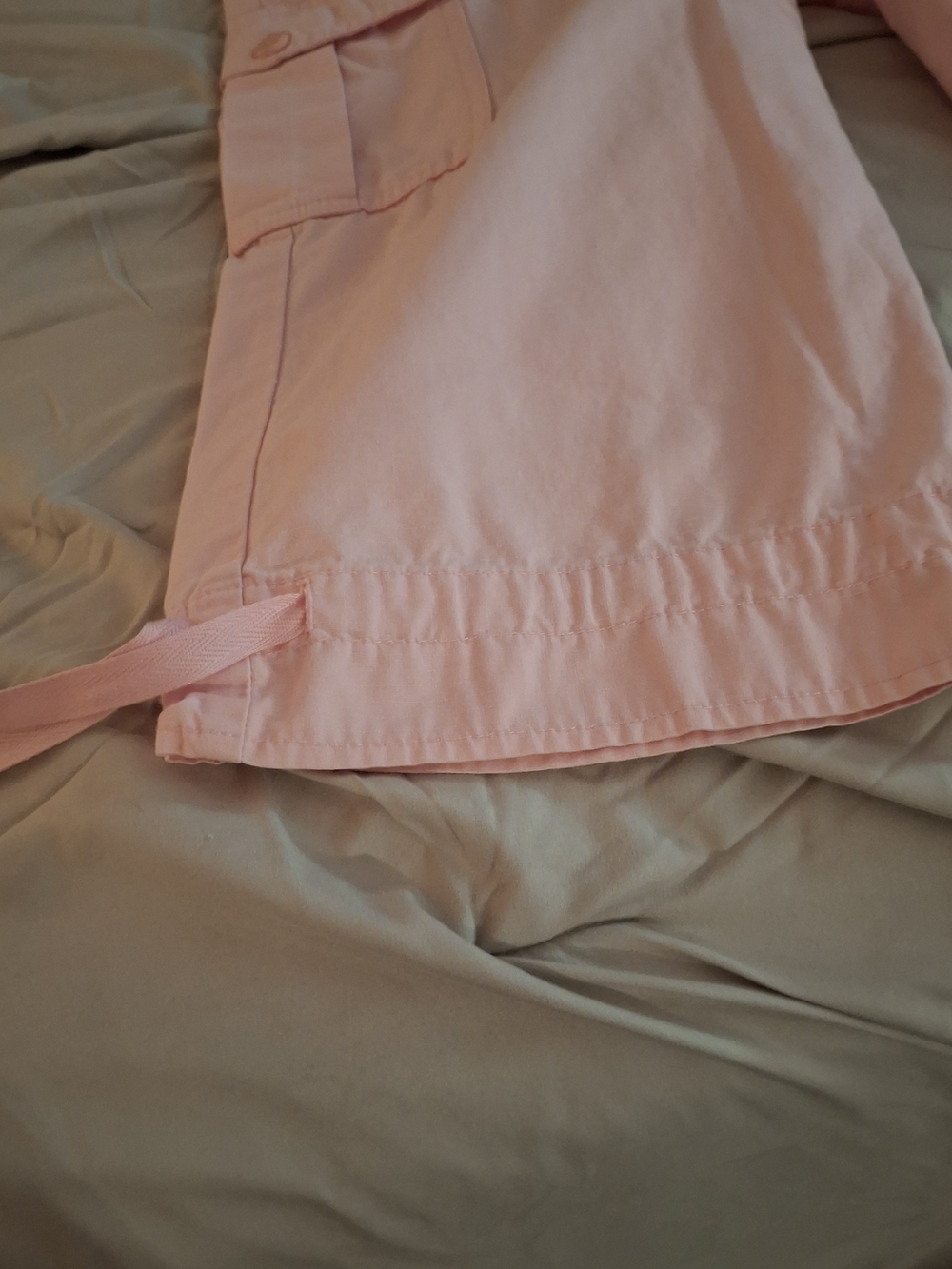 IZOD Women’s Pink Cargo Capris Pants - Picture 3 of 9
